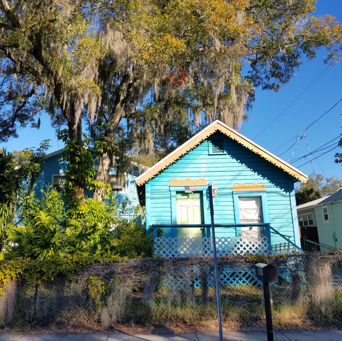 A tiny turquoise fixer-upper in Gulfport Florida