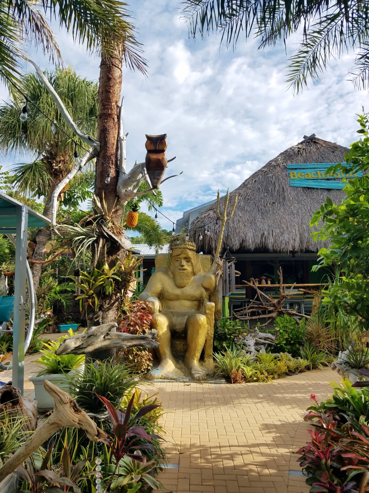 Quirky BeachPoint Cottages Siesta Key courtyard and tiki hut