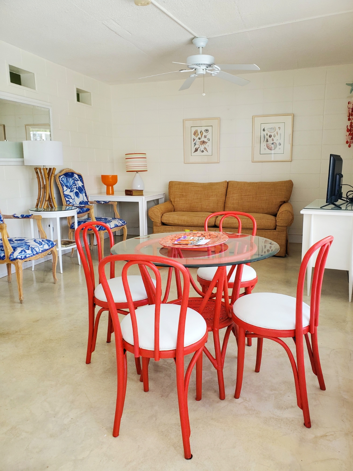 South Beach Place Jacques Cousteau Room boasts vintage Thonet Bentwood bistro chairs and table