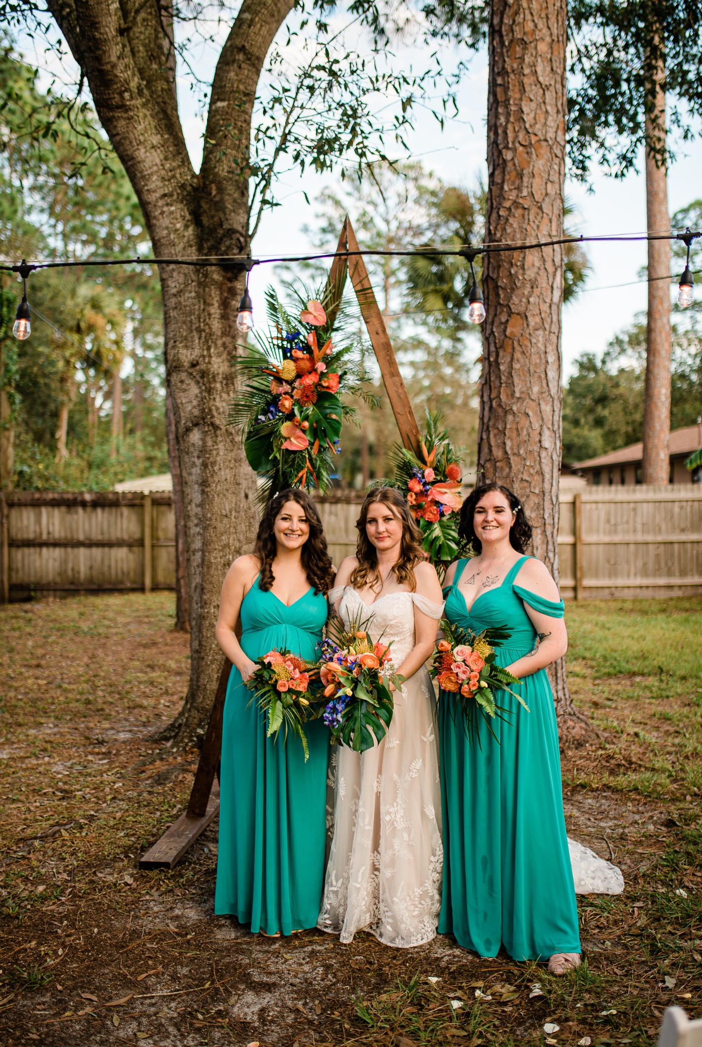 Mae and her maid of honor, Natalie, and her bridesmaid Sarah
