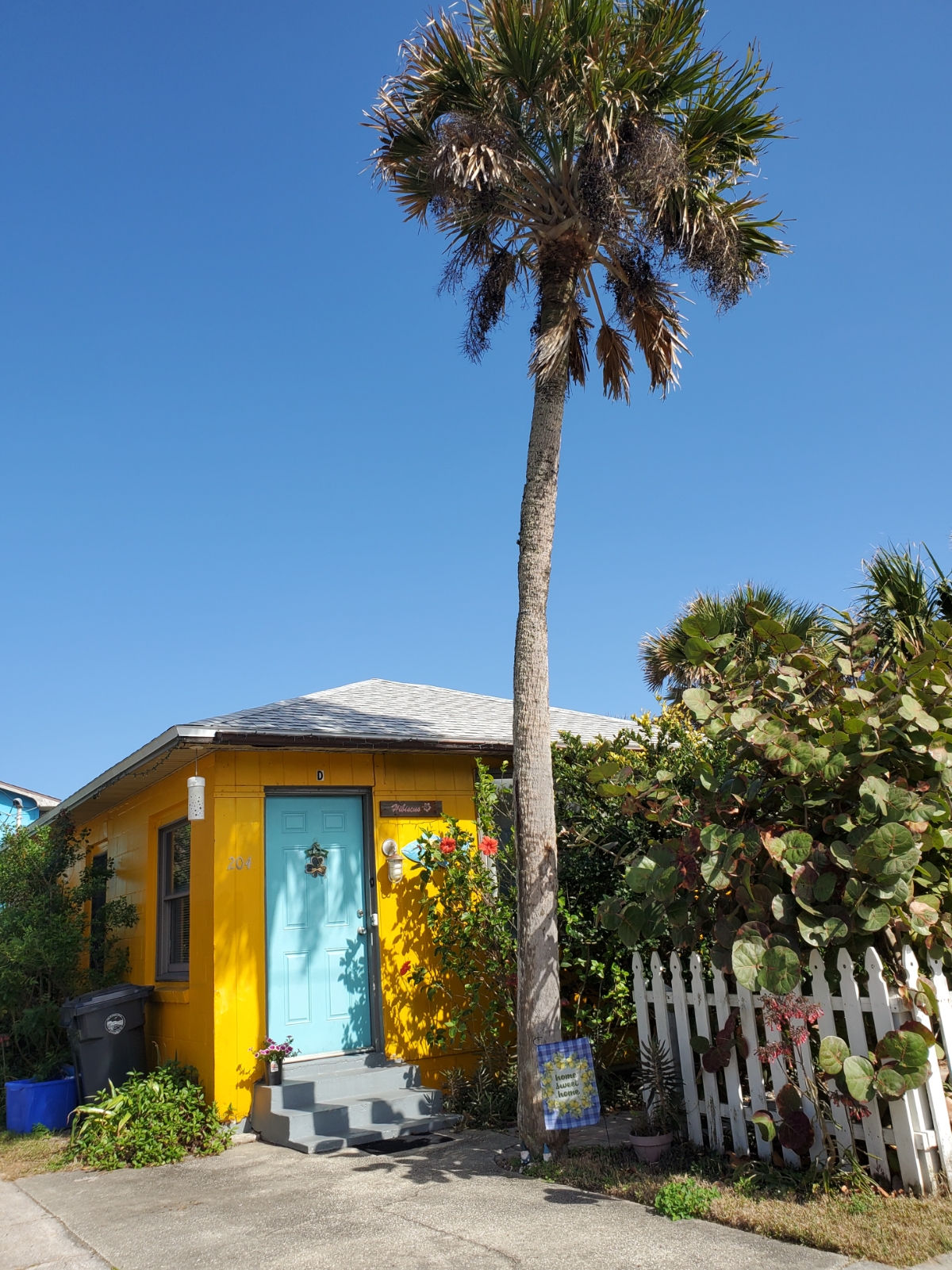 Hibiscus cottage airbnb Flagler Beach